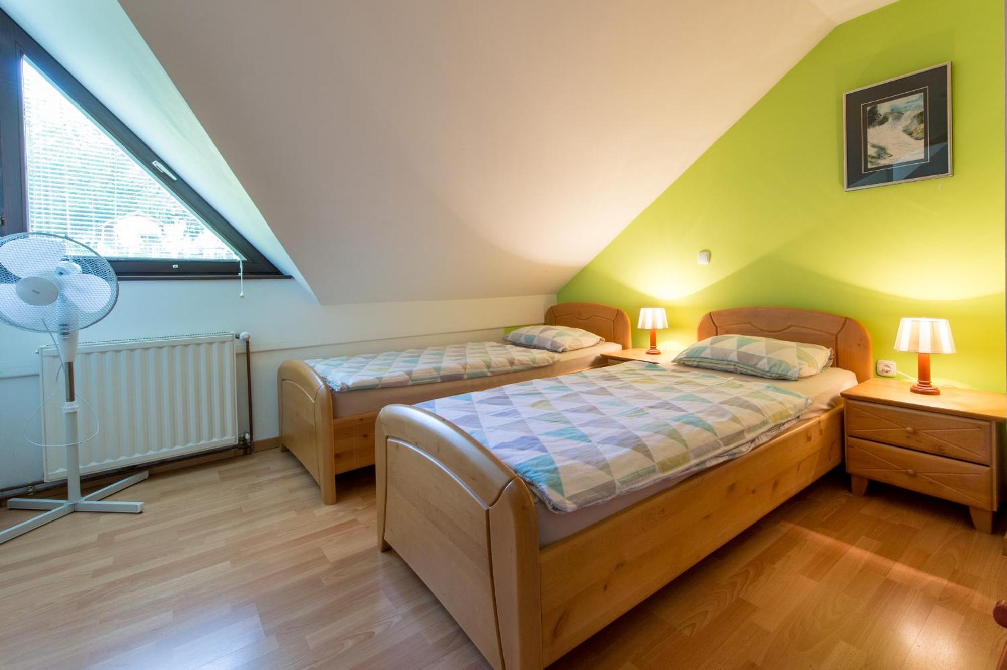 Apartments Jaka Dolenjske Toplice Rum bild